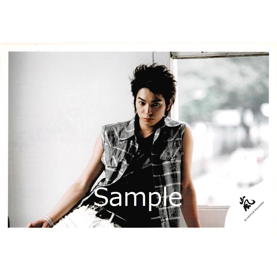 松本潤 嵐 公式生写真 嵐ロゴ Summer Tour 05 One 衣装グレー 黒 白 口閉じ 目線右方向 Z アレイズブック ヤフーshop 通販 Yahoo ショッピング
