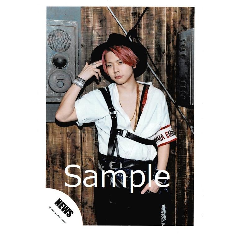 増田貴久 News 公式生写真 Emma 衣装白 赤 黒 帽子 口閉じ カメラ目線 背景茶色 グレー Z アレイズブック ヤフーshop 通販 Yahoo ショッピング