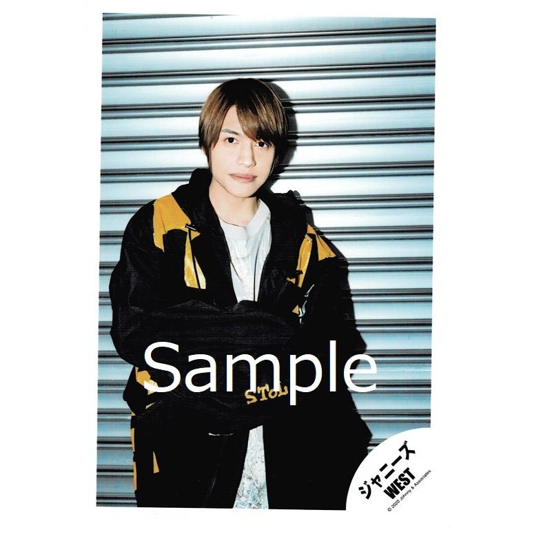 中間淳太 ジャニーズwest 公式生写真 アルバム W Trouble Short Movie オフショット 衣装黒 黄色 グレー カメラ目線 腕組み Z アレイズブック ヤフーshop 通販 Yahoo ショッピング