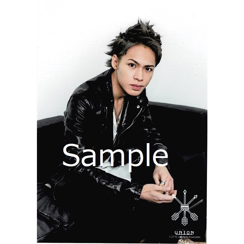 上田竜也 Kat Tun 公式生写真 Live 18 Union 衣装黒 白 口閉じ 座り カメラ目線 Z アレイズブック ヤフーshop 通販 Yahoo ショッピング