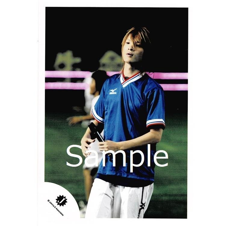 玉森裕太 Kis My Ft2 キスマイ 公式生写真 Jロゴ 衣装青 赤 黒 白 サッカーユニフォーム 左手マイク持ち Z アレイズブック ヤフーshop 通販 Yahoo ショッピング