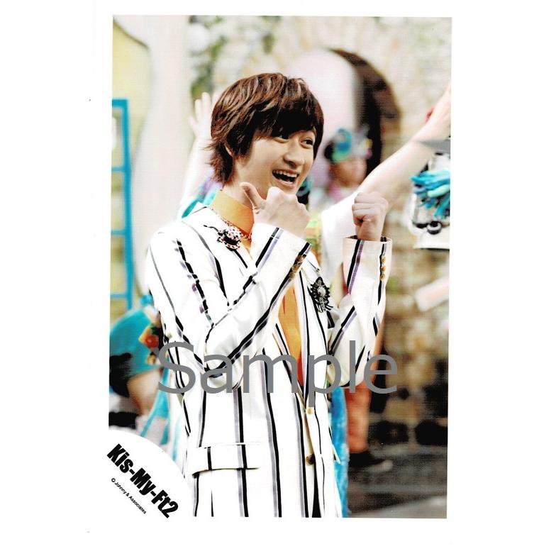 宮田俊哉 Kis My Ft2 キスマイ 公式生写真 I Scream 衣装白 オレンジ 黒 両手親指立て 口開け 目線右 Z 192 アレイズブック ヤフーshop 通販 Yahoo ショッピング