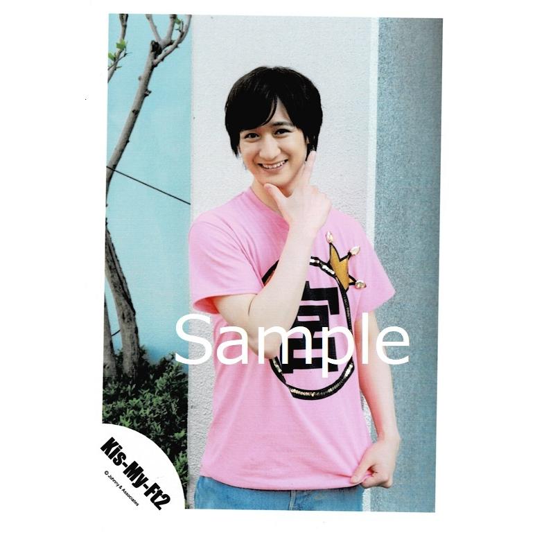 宮田俊哉 Kis My Ft2 キスマイ 公式生写真 ヲタクだったってit S Alright 衣装ピンク 黒 親指人差し指立て カメラ目線 背景グレー 白 Z 101 アレイズブック ヤフーshop 通販 Yahoo ショッピング