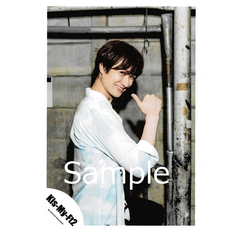 宮田俊哉 Kis My Ft2 キスマイ 公式生写真 衣装白 親指立て カメラ目線 歯見せ Z 123 アレイズブック ヤフーshop 通販 Yahoo ショッピング