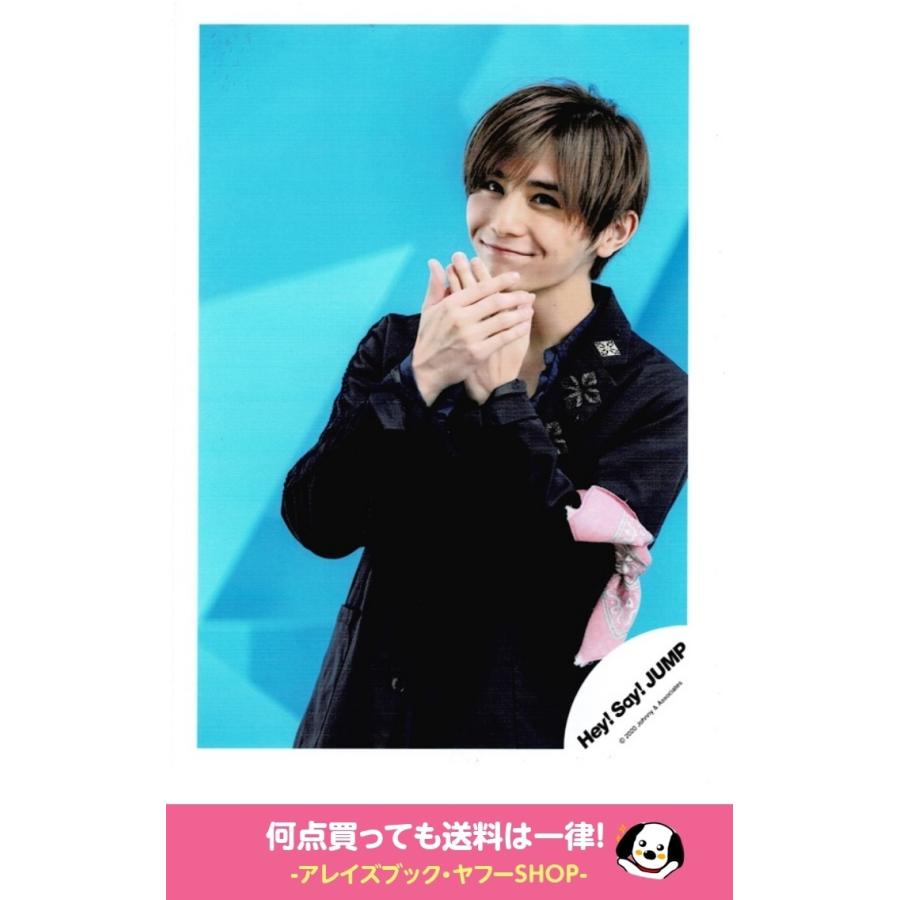 山田涼介 Hey Say Jump 公式生写真 シングル I Am Muah Muah Mv ジャケ写オフショット 衣装紺 黒 背景水色 口閉じ Z アレイズブック ヤフーshop 通販 Yahoo ショッピング