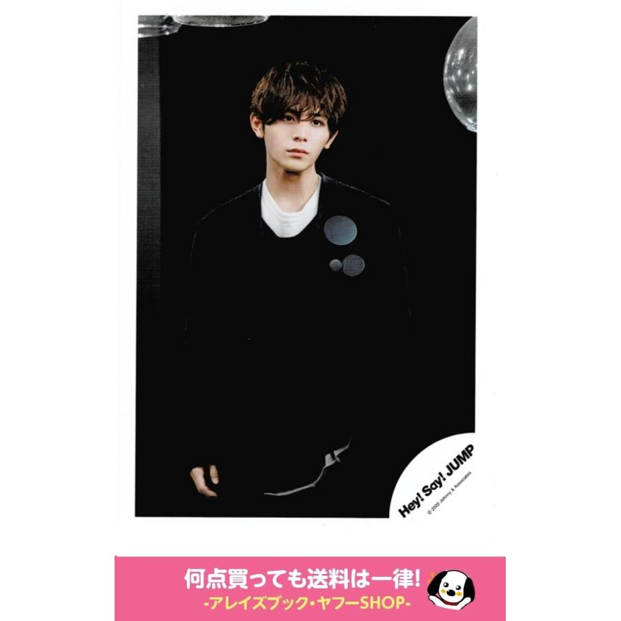 山田涼介 Hey Say Jump 公式生写真 シングル I Am Muah Muah Mv ジャケ写オフショット 衣装黒 グレー 白 口閉じ 背景黒 Z アレイズブック ヤフーshop 通販 Yahoo ショッピング