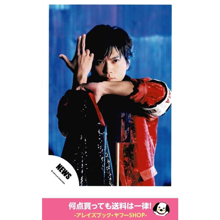 加藤シゲアキ(NEWS) 公式生写真 EMMA・衣装赤×黒・口閉じ・背景青・カメラ目線 :z-19703:アレイズブック・ヤフーSHOP - 通販 -  Yahoo!ショッピング