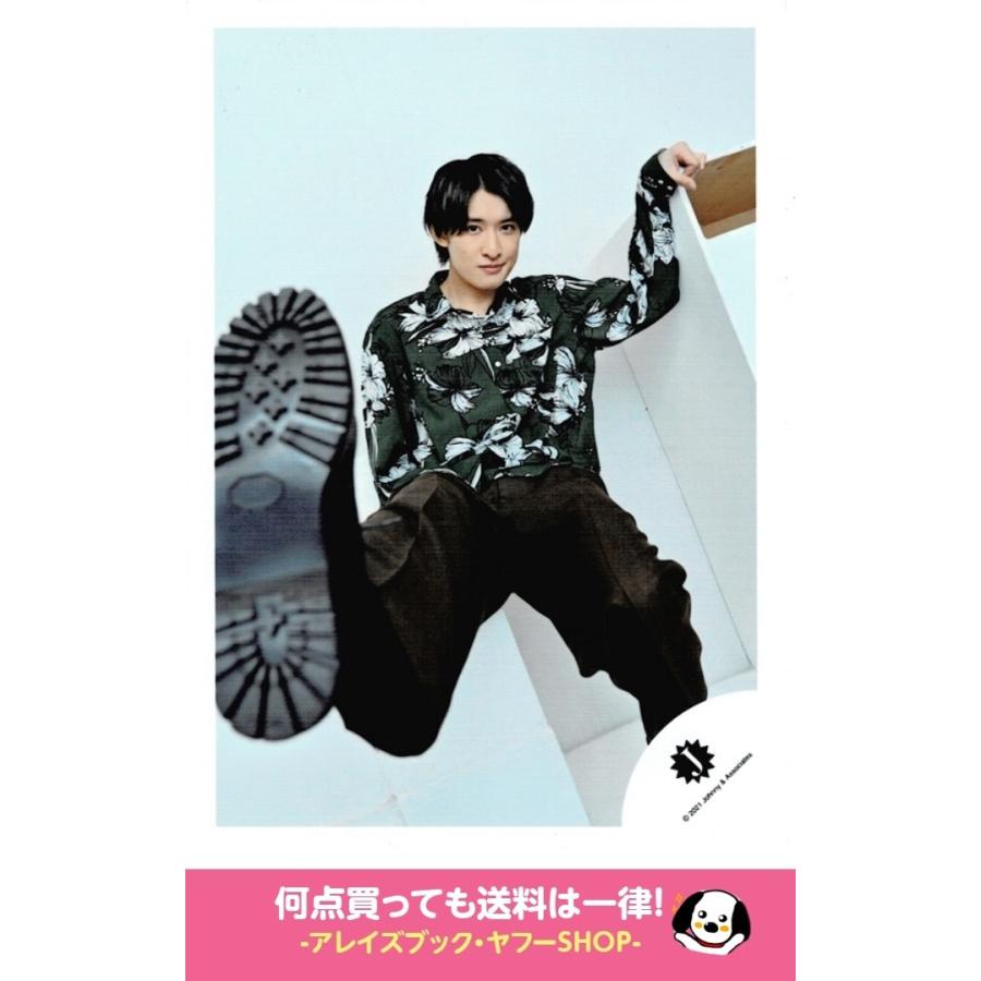 向井康二 Snow Man スノーマン 公式生写真 Jロゴ 滝沢歌舞伎zero 21 グッズオフショット 衣装緑 白 茶色 カメラ目線 口閉じ Z アレイズブック ヤフーshop 通販 Yahoo ショッピング