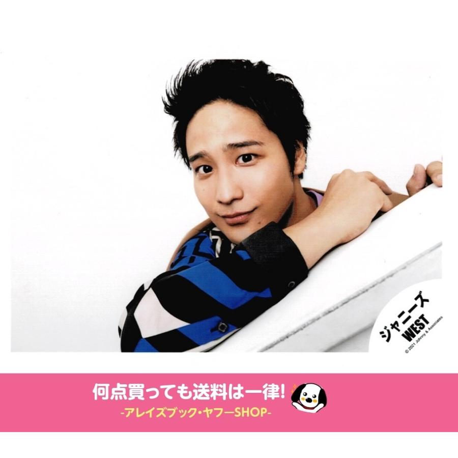 桐山照史 ジャニーズwest 公式生写真 シングル 週刊うまくいく曜日 Mv ジャケ写オフショット 衣装青 黒 カメラ目線 背景白 Z アレイズブック ヤフーshop 通販 Yahoo ショッピング