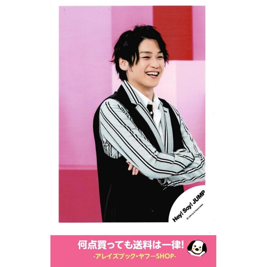 高木雄也 Hey Say Jump 公式生写真 アルバム Sense Or Love Mv ジャケ写オフショット 衣装グレー 白 黒 腕組み 背景 ピンク Z アレイズブック ヤフーshop 通販 Yahoo ショッピング