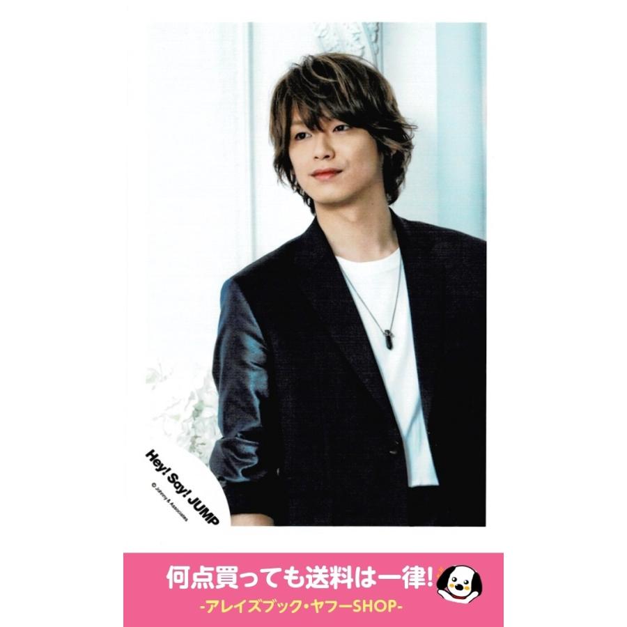 高木雄也(Hey!Say!JUMP) 公式生写真 アルバム「DEAR.」ディア ジャケ写オフショット・衣装紺×黒×白・ネックレス・口閉じ・目線左方向｜arraysbook