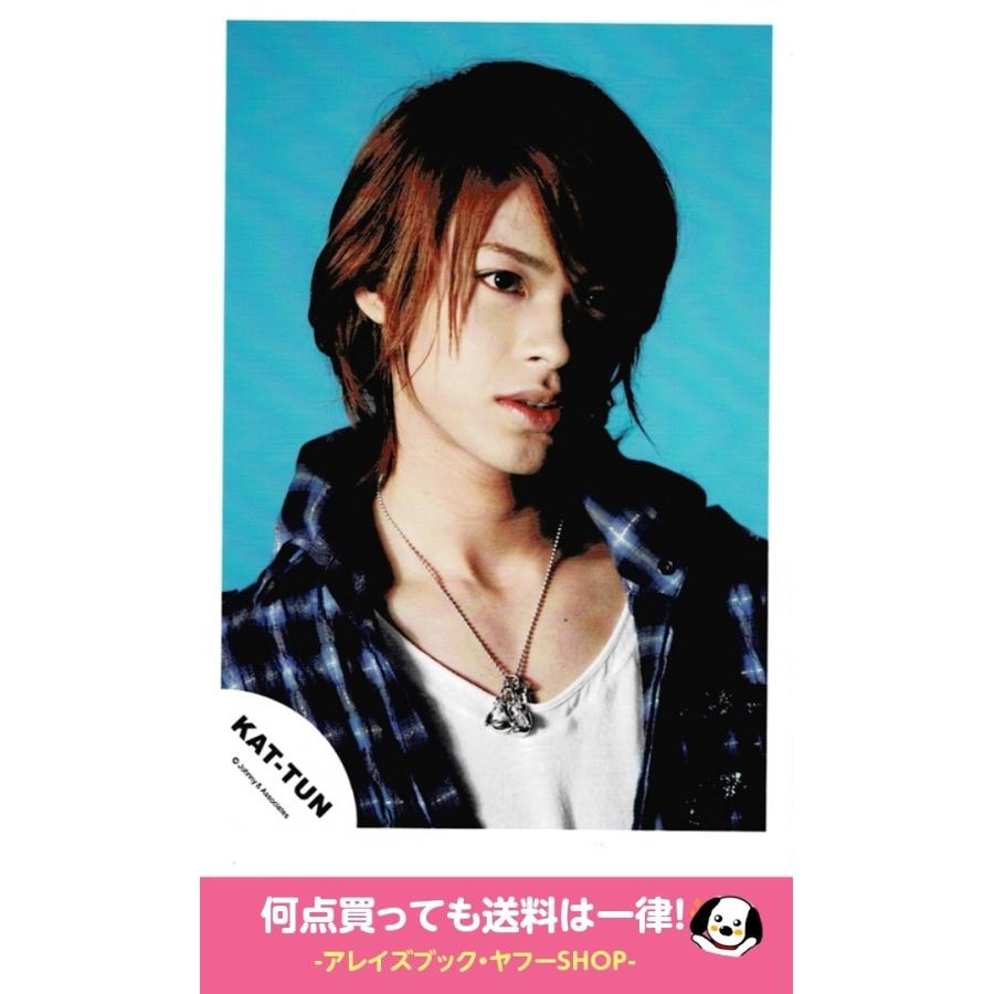 上田竜也 Kat Tun 公式生写真 衣装黒 青 白 ネックレス 目線右方向 背景水色 Z アレイズブック ヤフーshop 通販 Yahoo ショッピング