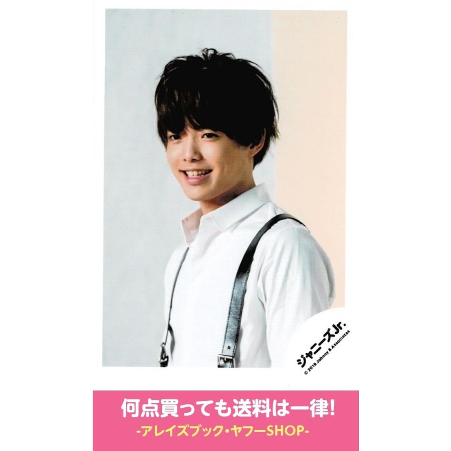 吉澤閑也 Travis Japan トラビスジャパン 公式生写真 ジャニーズjr ロゴ ジャニーズアイランドストア オフショット 衣装白 黒 背景グレー ベージュ Z アレイズブック ヤフーshop 通販 Yahoo ショッピング