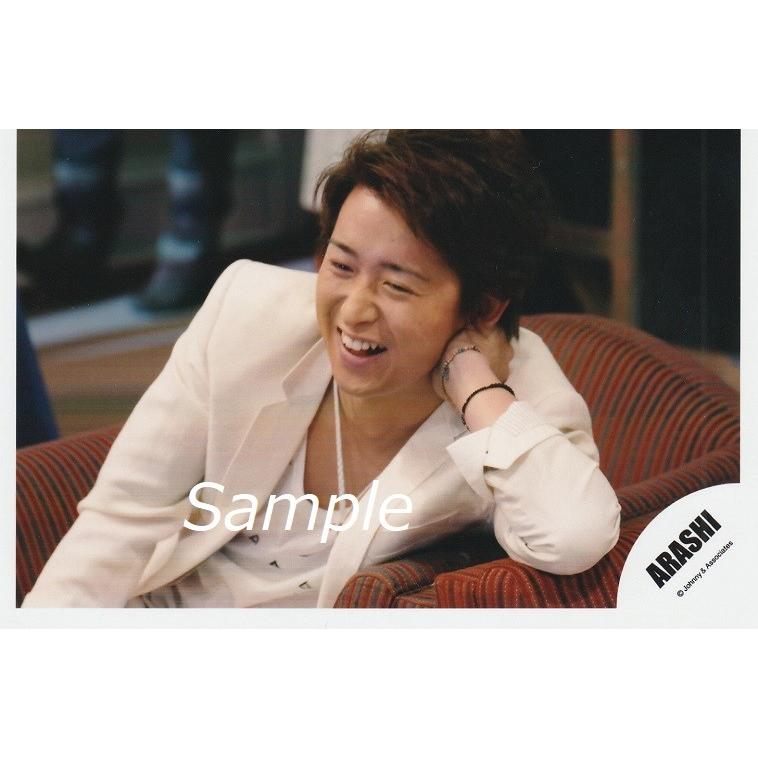 大野智 嵐 公式生写真 Lotus 衣装白 ネックレス 笑顔 左手首 Z 2697 アレイズブック ヤフーshop 通販 Yahoo ショッピング