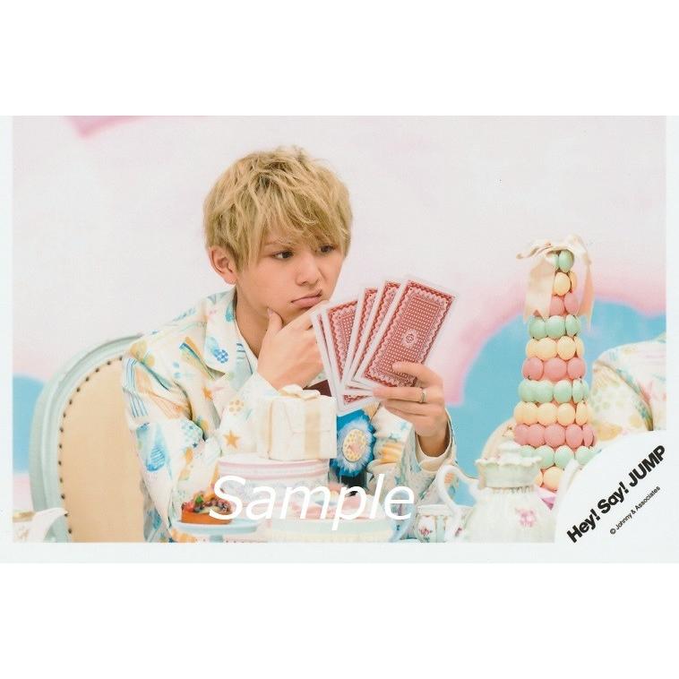 山田涼介 Hey Say Jump 公式生写真 キミアトラクション 衣装白 水色 黄色 トランプ持ち Z 3164 アレイズブック ヤフーshop 通販 Yahoo ショッピング