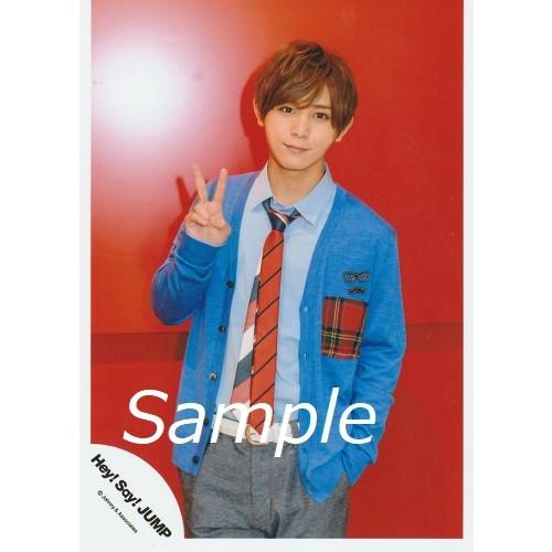 山田涼介 Hey Say Jump 公式生写真 キミアトラクション 衣装青 水色 赤 背景赤 ピース Z 3447 アレイズブック ヤフーshop 通販 Yahoo ショッピング