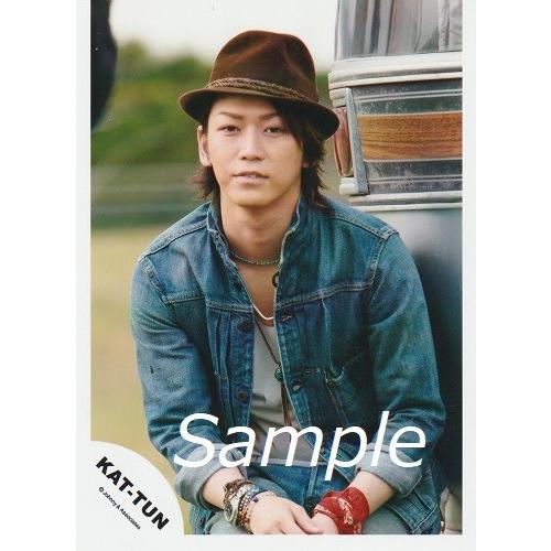 亀梨和也(KAT-TUN) 公式生写真 衣装水色×白・帽子茶色・ブレスレット｜arraysbook