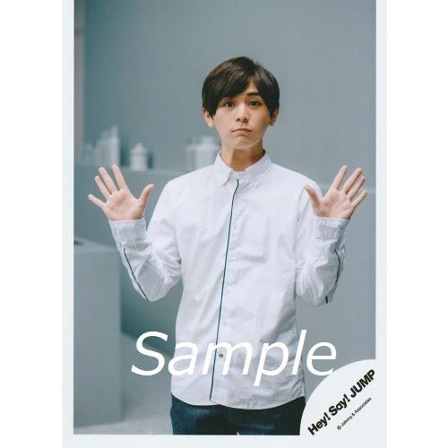 山田涼介 Hey Say Jump 公式生写真 マエヲムケ 衣装白 カメラ目線 口閉じ 両手パー Z 3696 アレイズブック ヤフーshop 通販 Yahoo ショッピング