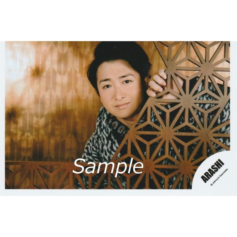 大野智 嵐 公式生写真 Japonism Show In Arena 衣装白 黒 背景茶色 カメラ目線 Z 3853 アレイズブック ヤフーshop 通販 Yahoo ショッピング