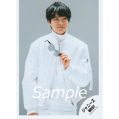 重岡大毅 ジャニーズwest 公式生写真 Westival 衣装白 サングラス持ち 口閉じ Z 4263 アレイズブック ヤフーshop 通販 Yahoo ショッピング