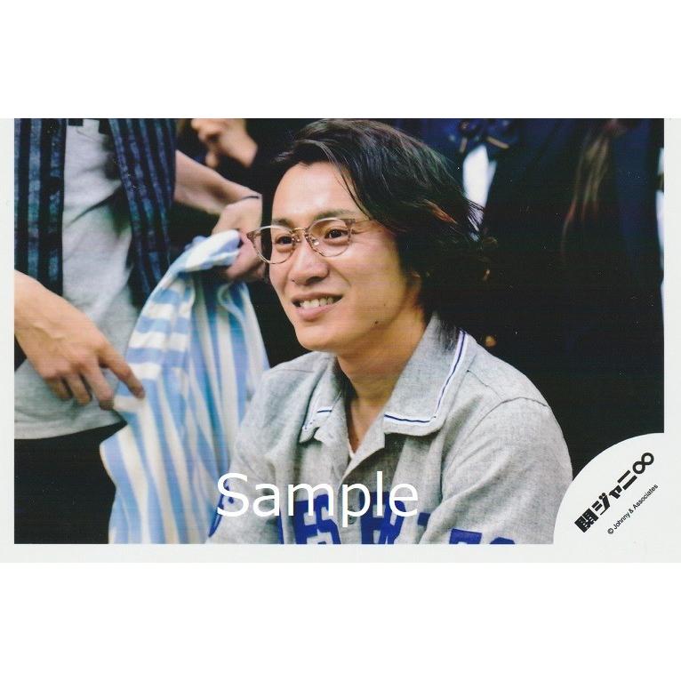 安田章大 関ジャニ 公式生写真 がむしゃら行進曲 衣装グレー 青 メガネ 歯見せ Z 4800 アレイズブック ヤフーshop 通販 Yahoo ショッピング