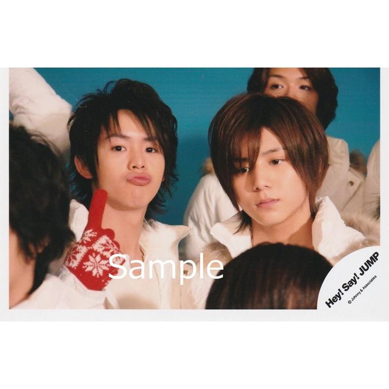 山田涼介 有岡大貴 Hey Say Jump 公式生写真 衣装白 背景水色 有岡カメラ目線 Z 5180 アレイズブック ヤフーshop 通販 Yahoo ショッピング
