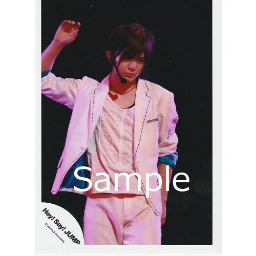 山田涼介 Hey Say Jump 公式生写真 ライブ 衣装白 青 右手挙げ 目線右下 Z 56 アレイズブック ヤフーshop 通販 Yahoo ショッピング