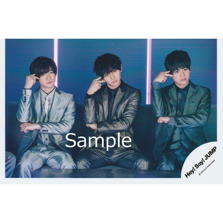 山田涼介 知念侑李 有岡大貴 Hey Say Jump 公式生写真 マエヲムケ 真ん中山田 人差し指中指立て 口閉じ Z 54 アレイズブック ヤフーshop 通販 Yahoo ショッピング