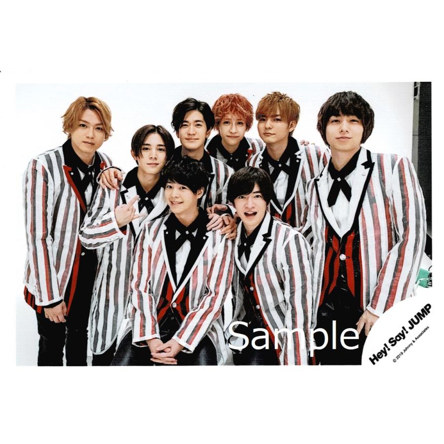 Hey!Say!JUMP 集合 公式生写真/LIVE 2019 in Taipei 台北オフショット・カメラ目線・衣装白×赤×黒｜arraysbook