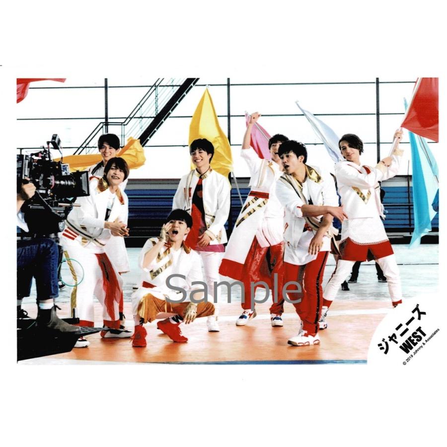 ジャニーズwest 集合 公式生写真 Big Shot 衣装白 金 赤 目線左方向 Z 5772 アレイズブック ヤフーshop 通販 Yahoo ショッピング