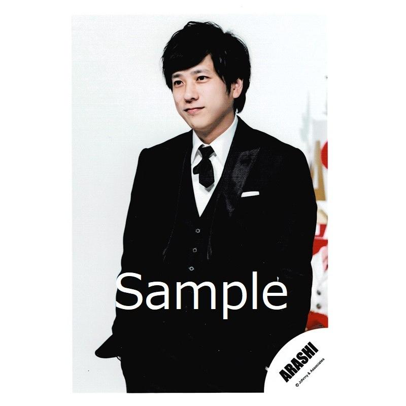 二宮和也 嵐 公式生写真 5 衣装黒 白 目線左方向 口閉じ Z 6016 アレイズブック ヤフーshop 通販 Yahoo ショッピング