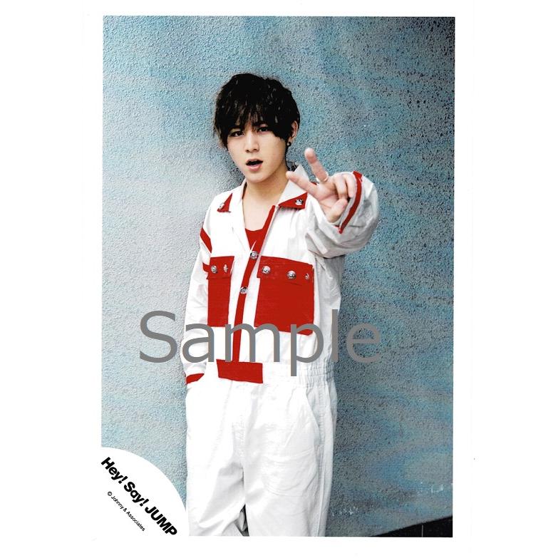 山田涼介 Hey Say Jump 公式生写真 Chau 衣装赤 白 カメラ目線 ピース 口開け Z 6311 アレイズブック ヤフーshop 通販 Yahoo ショッピング