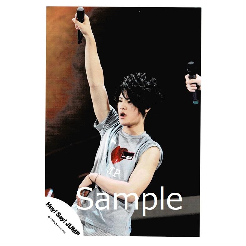 岡本圭人 Hey Say Jump 公式生写真 衣装グレー 赤 右手マイク持ち マイク持ち Z 6363 アレイズブック ヤフーshop 通販 Yahoo ショッピング
