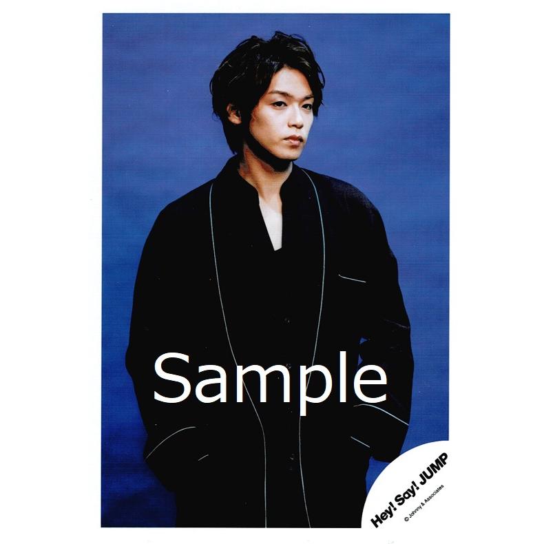 高木雄也 Hey Say Jump 公式生写真 I O 衣装黒 背景青 口閉じ Z 63 アレイズブック ヤフーshop 通販 Yahoo ショッピング