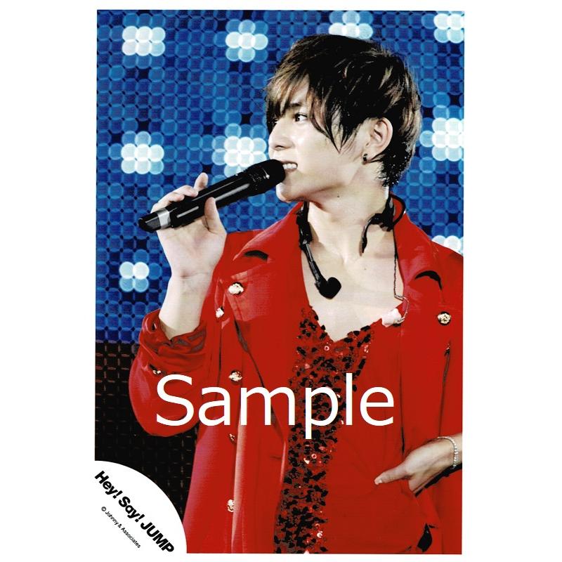 山田涼介 Hey Say Jump 公式生写真 ライブ 衣装赤 目線左方向 背景青 白 Z 6873 アレイズブック ヤフーshop 通販 Yahoo ショッピング