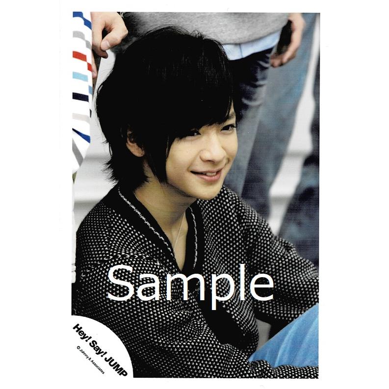 知念侑李 Hey Say Jump 公式生写真 衣装黒 白 歯見せ 目線右方向 Z 7004 アレイズブック ヤフーshop 通販 Yahoo ショッピング