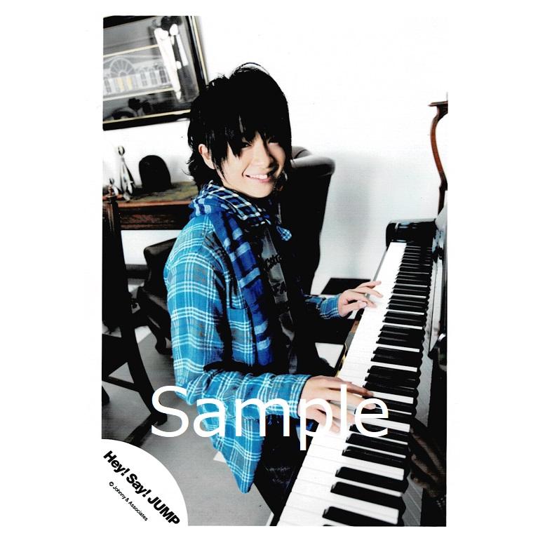 知念侑李 Hey Say Jump 公式生写真 衣装青 水色 グレー 黒 カメラ目線 歯見せ ピアノ Z 81 アレイズブック ヤフーshop 通販 Yahoo ショッピング