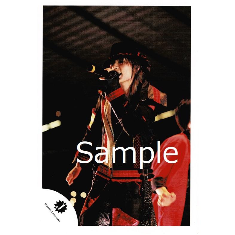 横尾渉 Kis My Ft2 キスマイ 公式生写真 Jロゴ ライブ 衣装黒 赤 金 マイク持ち 帽子 Z 8400 アレイズブック ヤフーshop 通販 Yahoo ショッピング