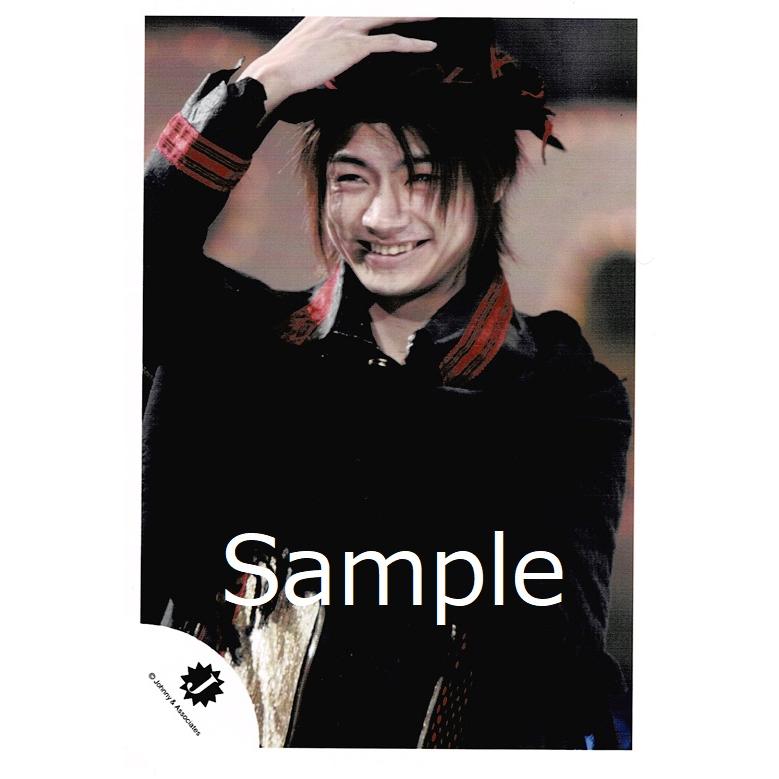 横尾渉 Kis My Ft2 キスマイ 公式生写真 Jロゴ 衣装黒 金 赤 帽子 歯見せ 右手帽子 Z 8479 アレイズブック ヤフーshop 通販 Yahoo ショッピング