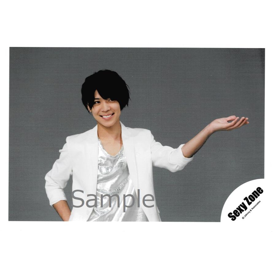 松島聡 Sexy Zone 公式生写真 ガムシャラ サマーステーション グッズ撮影オフショット 衣装白 銀 背景グレー 目線右 歯見せ Z 9322 アレイズブック ヤフーshop 通販 Yahoo ショッピング