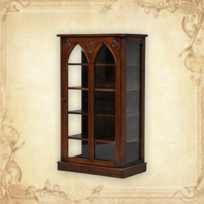 アンティークな木製ショーケース（キャビネット）