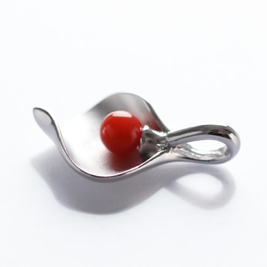 ≪送料無料＆あすつく≫ 赤珊瑚付きシルバーペンダント・トップ