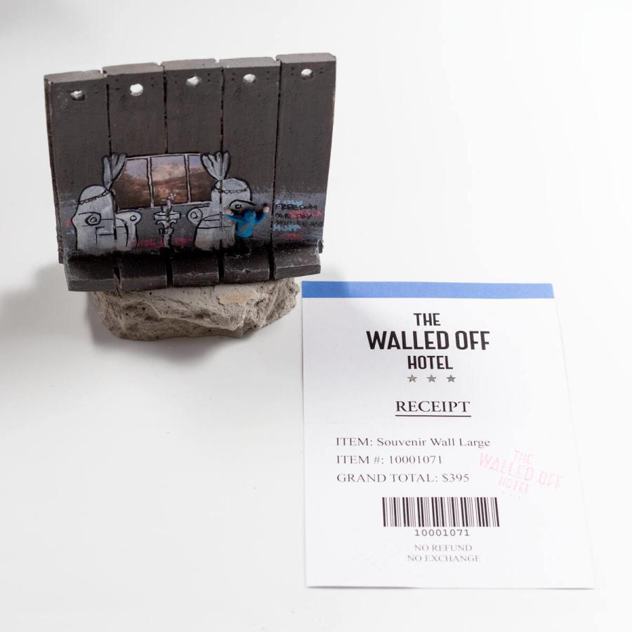 バンクシー『The Walled Off Hotel Souvenir Wall Large　＃：11071』オリジナルレシート付保証書付｜art-hiroba｜05