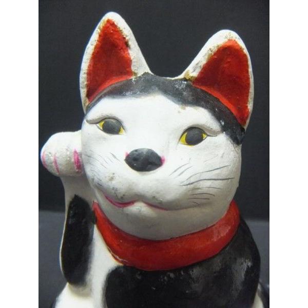 アンティーク三河土人形　手描きの美しい瞳やおヒゲ、色彩が美しい招き猫 backend=imagemagick;version=1;