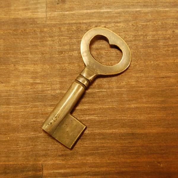 ブラス鍵167A 真鍮金具 インドネシア直輸入 インテリアパーツ 古色仕上げ 鍵 Key アクセサリー チャーム 真鍮部品 DIY | 