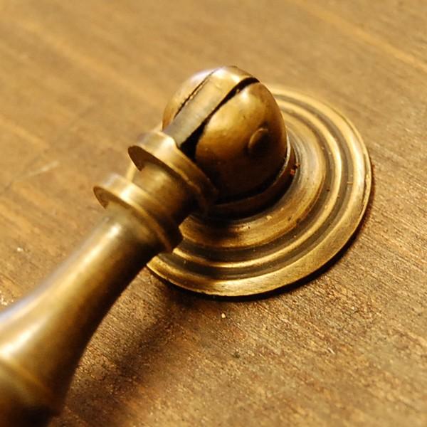 取っ手 ブラス 真鍮把手 扉金具 ぶらり取っ手 キャビネット