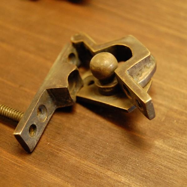 ヴィンテージ　真鍮製フレーム Vintage Brass Oval Ornate Convex Flowers Picture Frame Made