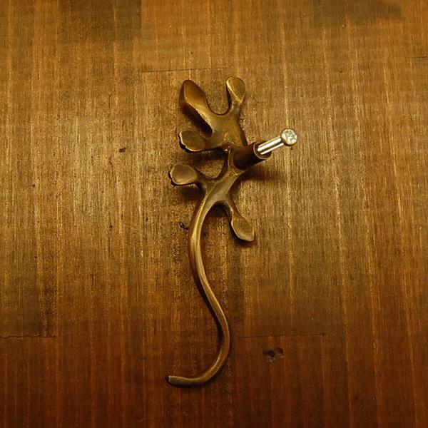 取っ手 真鍮把手 ブラス 扉取手 トカゲ型 ノブ キャビネット