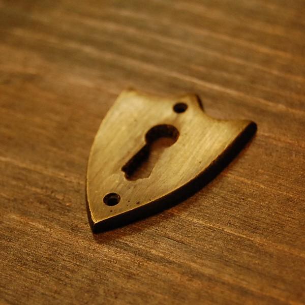 ブラス鍵穴525 真鍮金具 家具部品 鍵部品 アンティーク仕上げ DIY 日曜