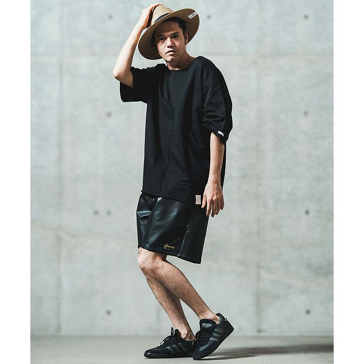新品試着のみ数分使用GLIMCLAP Synthetic フェイクレザーパンツ GLIMCLAP(グリムクラップ)】Synthetic Leather Straight-Leg Trousers